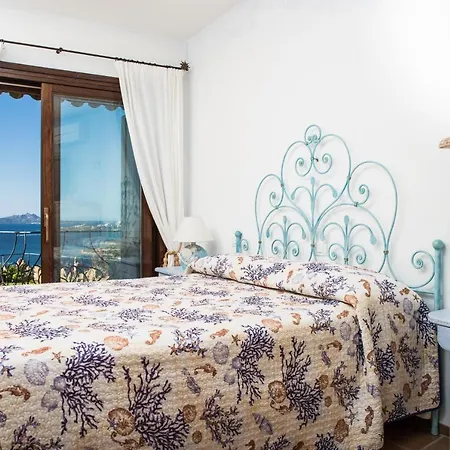 Luxury Vista Mare E Piscina Tra Le Rocce