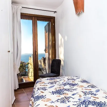 Luxury Vista Mare E Piscina Tra Le Rocce *